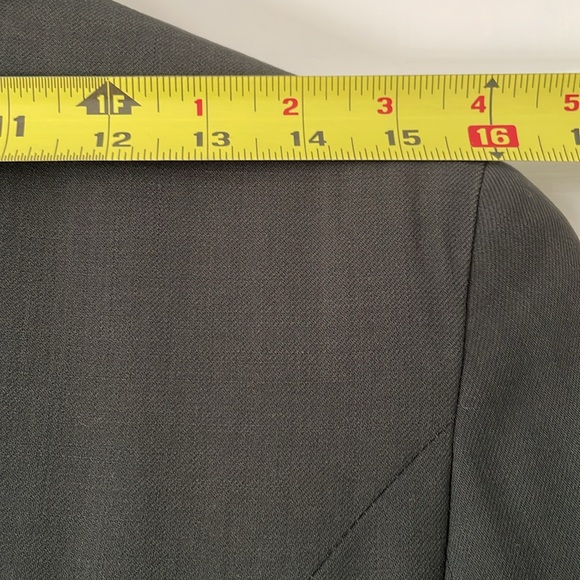 Vintage 90s Calvin Klein 100% wool blazer made in USA. Size 2 - Picture 12 of 15